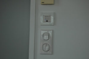 domowest-multiroom-audio-interrupteur-et-panneau-de-controle